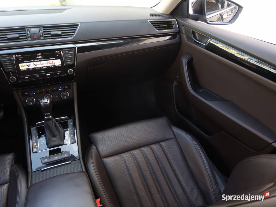 Skoda Superb 20 TDI gniazdo USB