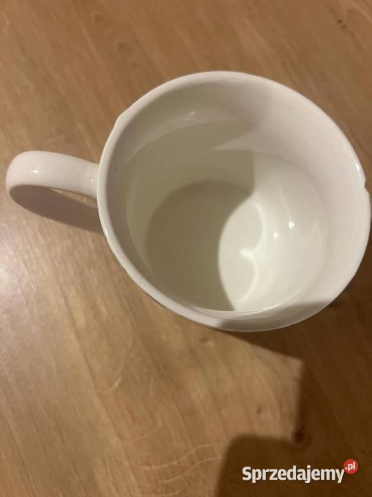 Ładny delikatny kubek w basicowy wzór sprzedam