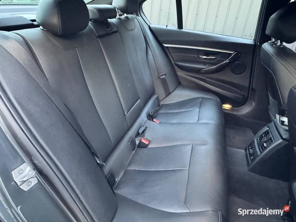 BMW F30 sedan 328 iX xDrive grzane skóry Starowa Góra