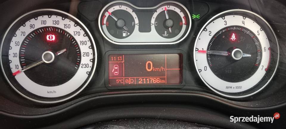 Fiat 500l krajowy dobrze wyposażony benzyna z nieuszkodzony Czeladź