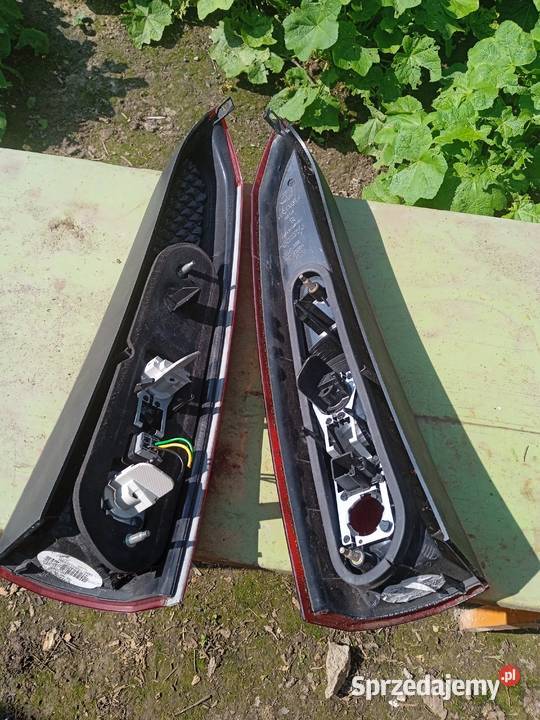 Lampa tył Volvo V70 XC70 prawa i lewa komplet lubelskie