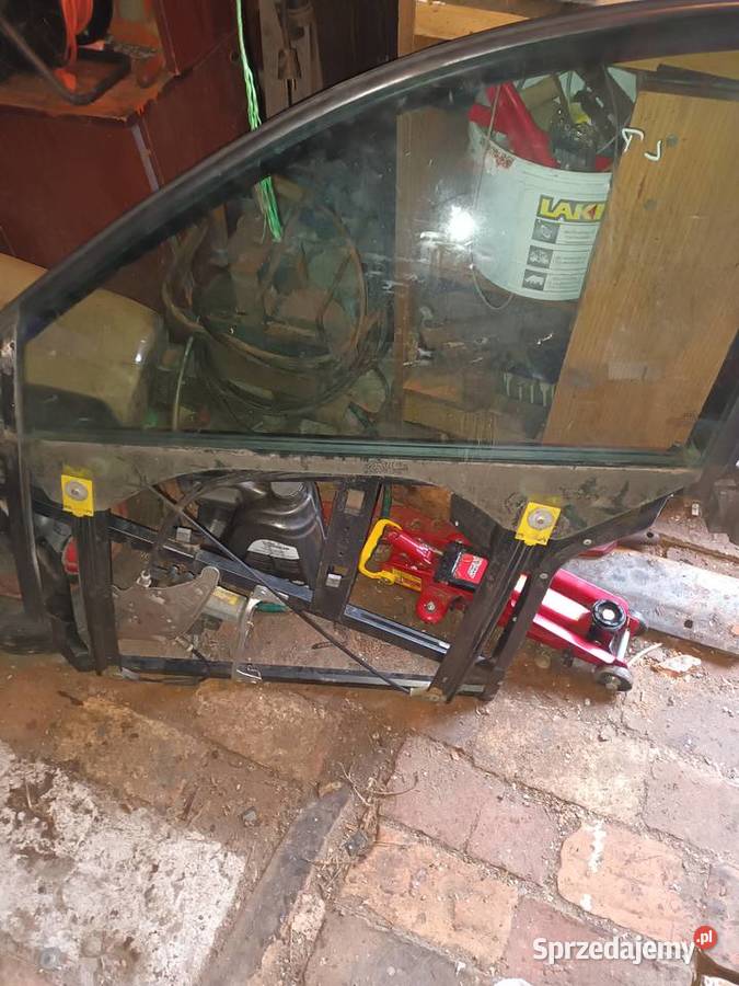 SPRZEDAM SZYBĘ AUDI I WV Części Biała Podlaska