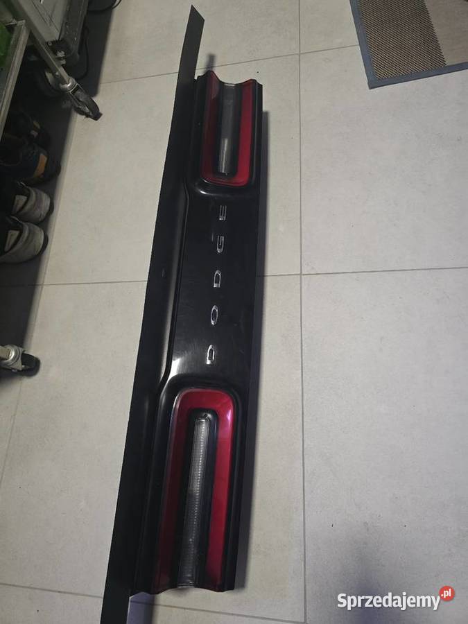 Blenda lampa tyl dodge challenger wielkopolskie Ślesin
