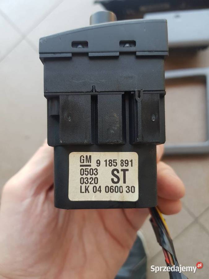 Włącznik świateł Opel Vectra C Signum