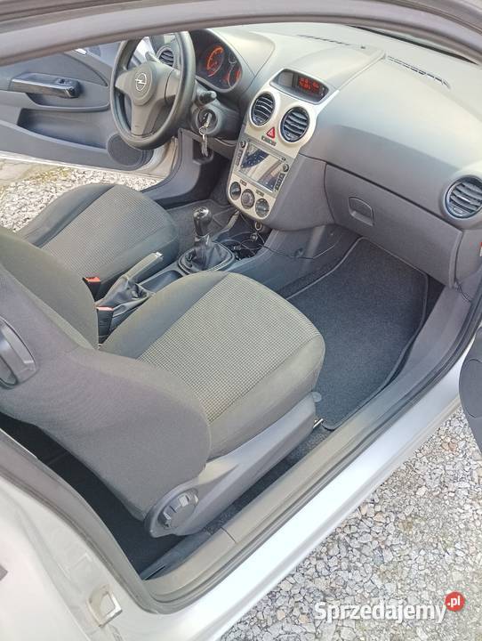 Opel Corsa 13 CDTI 2009r 143 diesel srebrny światła przeciwmgielne Motoryzacja Ostrów Wielkopolski