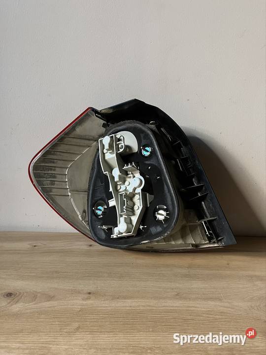 Bmw e87 lampa prawa tył tylna prawe Lipsko sprzedam