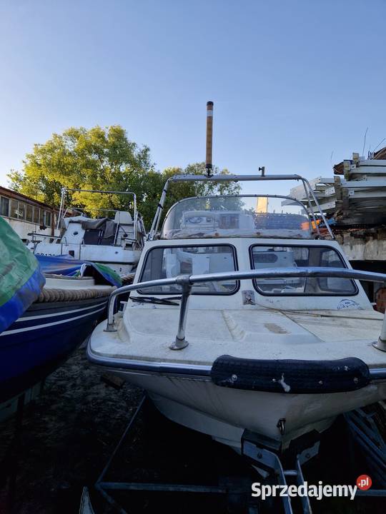 Kadłub łodzi motorowej Beekman z kabiną projekt Szczecin