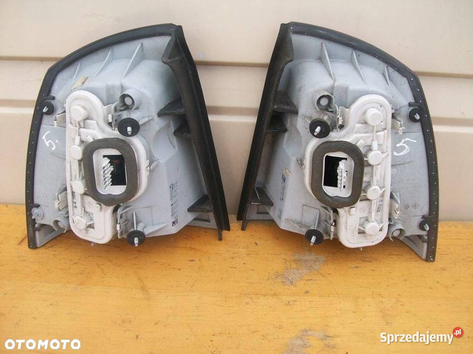 Lampa tył Astra II SEDAN