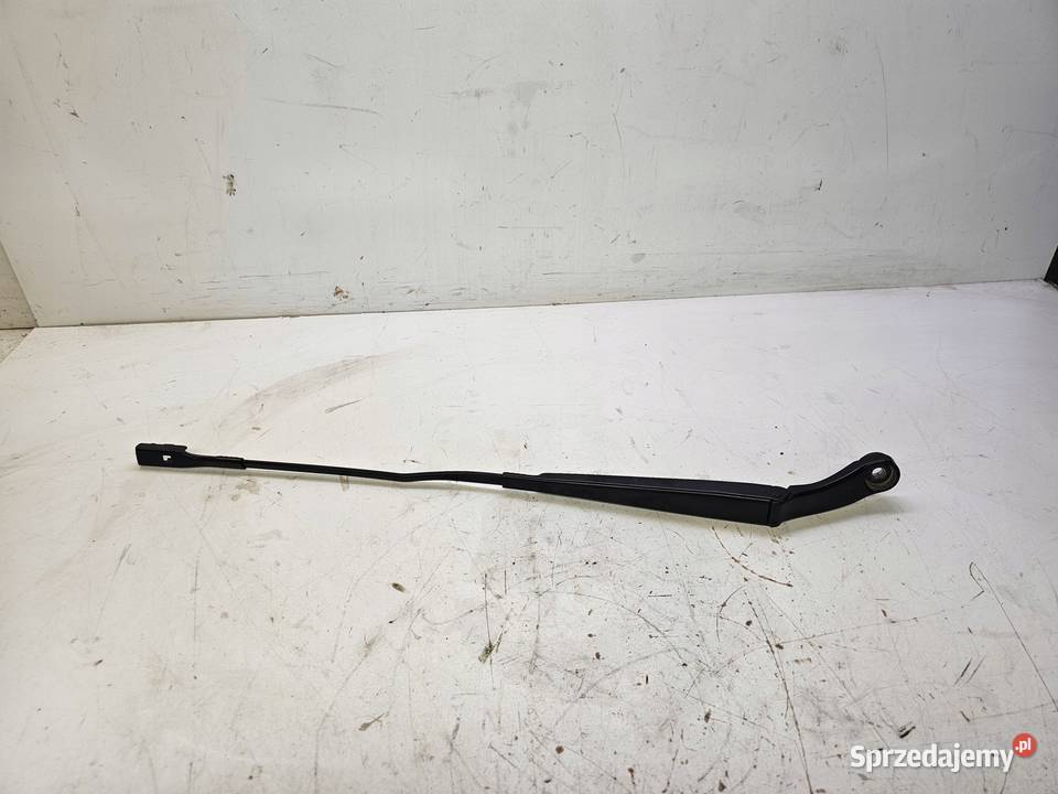 RAMIĘ WYCIERACZKI PRAWE AUDI Q3 F3 83B955408A osobowe sprzedam
