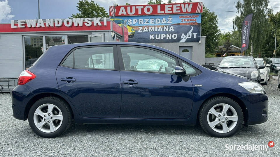 Toyota Auris 16 Benzyna Moc 132 Zarejestrowany