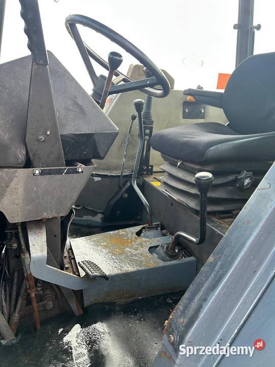 Renault 8534 z ładowaczem czołowym Faucheux F255 Kabina Wolbrom