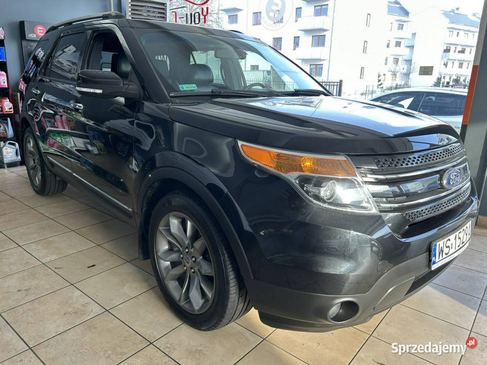 Ford Explorer 4x4 LPG 7 osobowy bezpieczny nieuszkodzony sprzedam