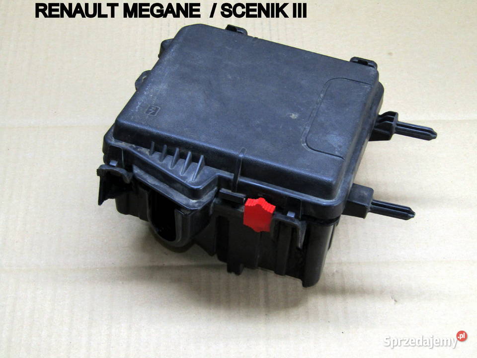 OBUDOWA BEZPIECZNIKÓWBSI RENAULT MEGANE III Mysłaków