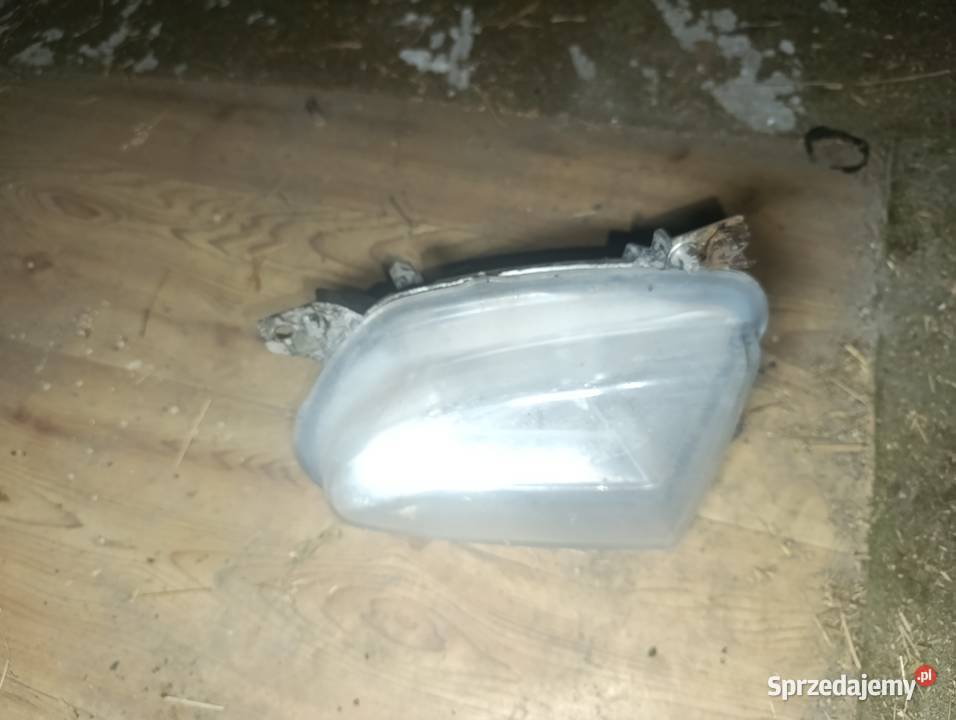 PEUGEOT 607 2001R LAMPA PRZECIWMGŁOWA LEWY PRZÓD Terpentyna