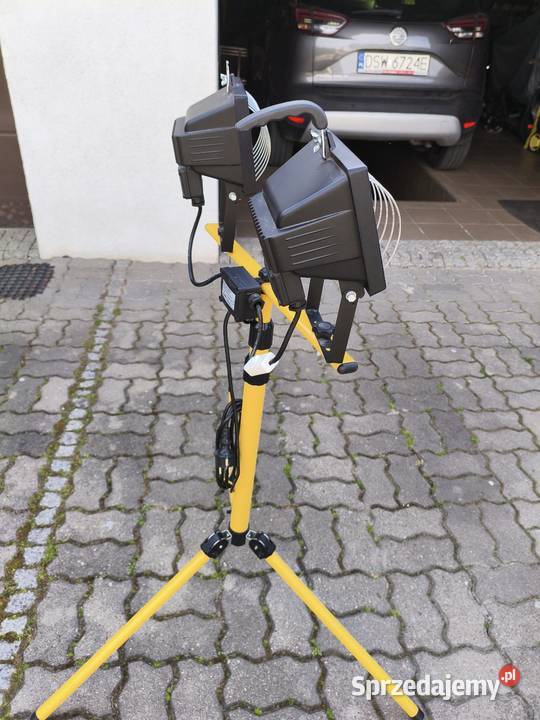 Lampy halogenowestojak Świdnica