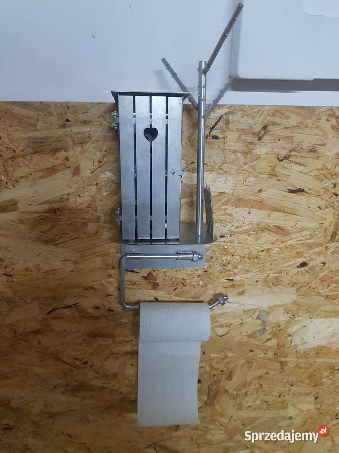 FIGURKA Z METALU WC GAZETA Z ROLKĄ NA PAPIER