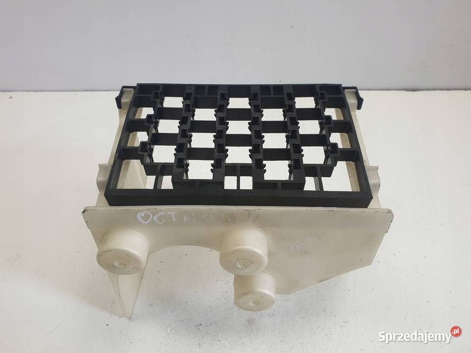 Octavia I 16 SR MOCOWANIE SKRZYNKI BEZPIECZNIKÓW Rudka