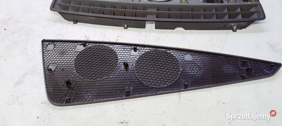 MASKOWNICA GŁOŚNIKA DESKI AUDI Q3 F3 83B857367 Przystajń