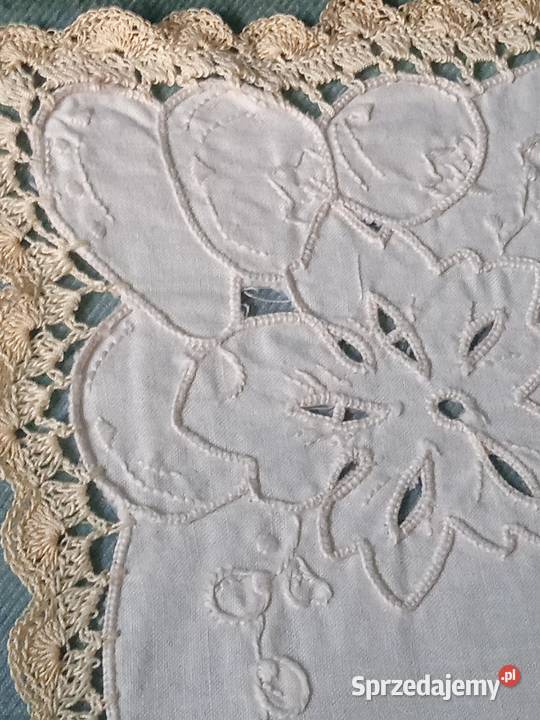 HAFTOWANA SERWETA STOŁOWA W KWADRACIE Piła