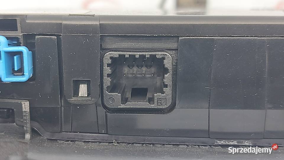 PEUGEOT 2008 II 20r lampka podsufitki 9814757480 Kielce