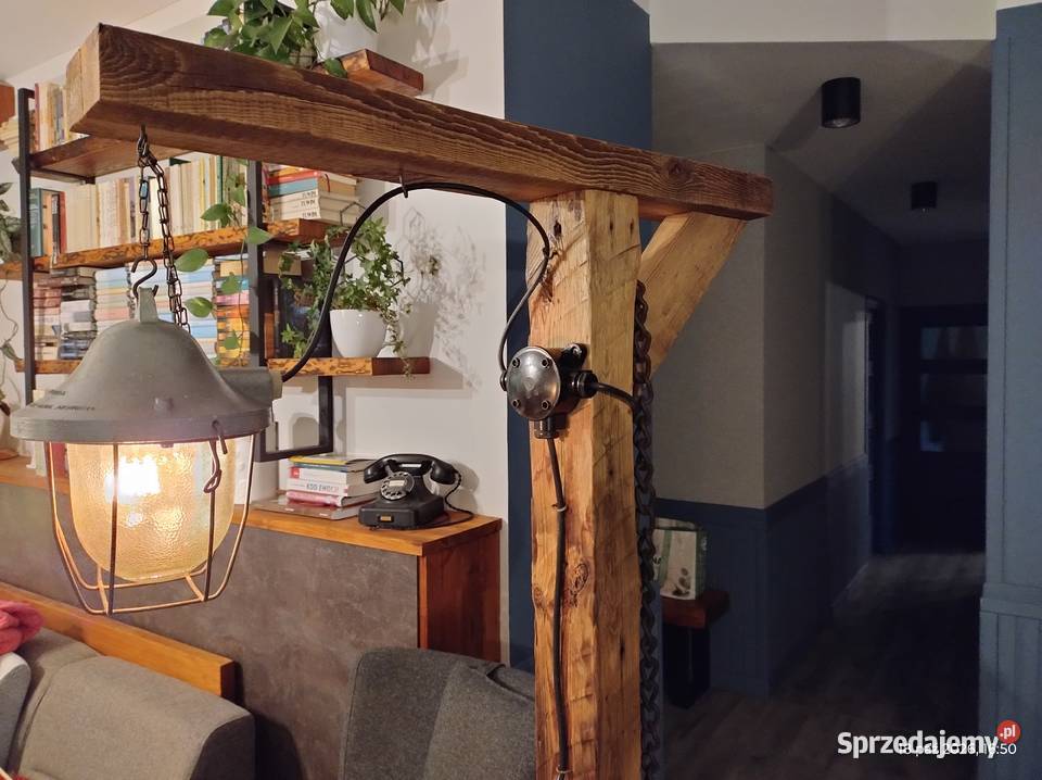 Unikatowa lampa stojąca ze starej belki Tuszyn