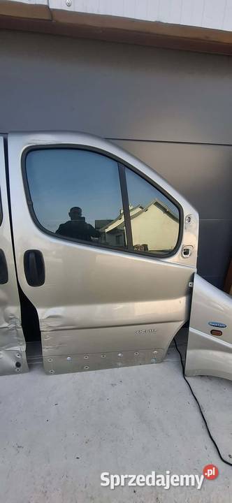 Drzwibłotnik Renault Trafic prawe Raszyn