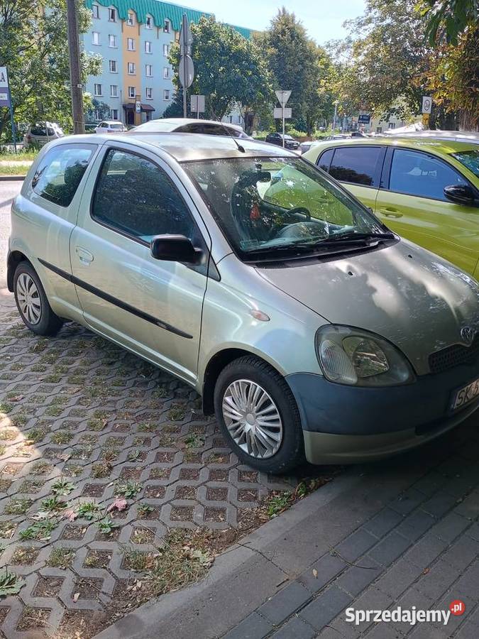 Toyota yaris 2002 jeździ skręca hamuje oc pt