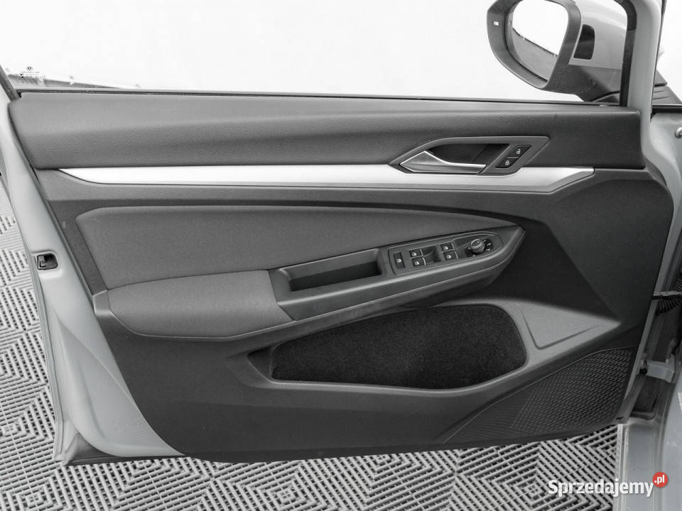 Volkswagen Golf WD3848P15 TSI EVO Life Ambient Pępowo