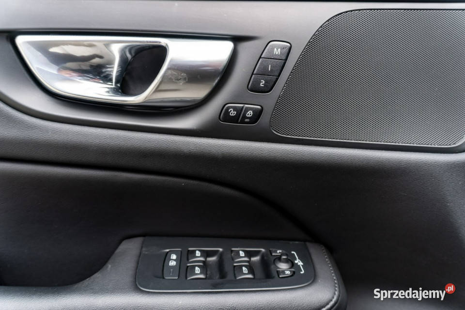 Volvo V60 Volvo V60 B4 D Plus Dark 197 FV23 II ESP łódzkie Łódź