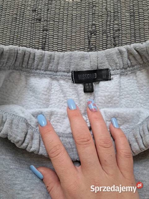 Szare spodenki dresowe wygoda na codzień M Spodnie Trąbki Wielkie