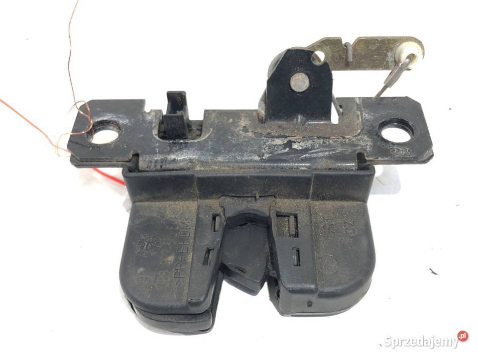 ZAMEK KLAPY TYŁ VW PASSAT B5 FL Kombi 0005