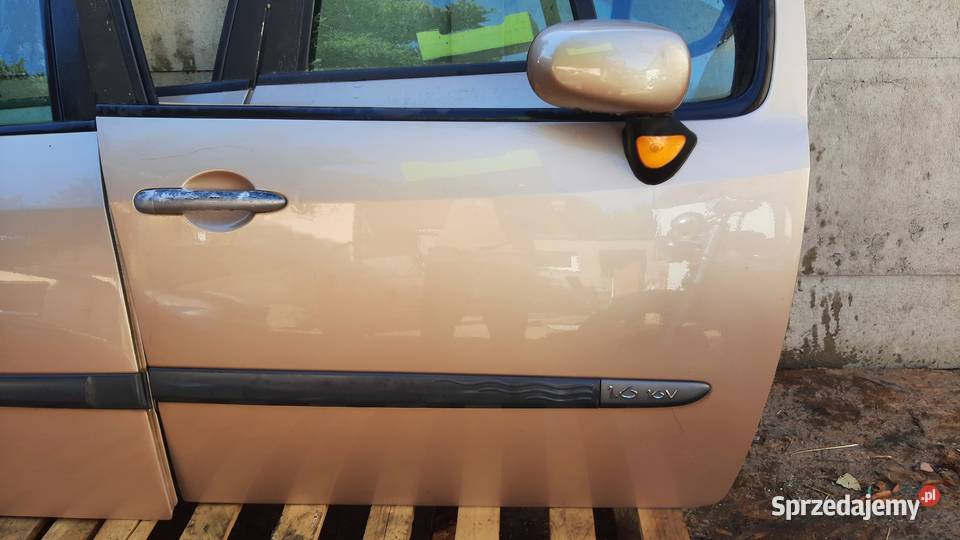 drzwi Renault Modus 0412r prawe lak TED12 osobowe dolnośląskie Dębno