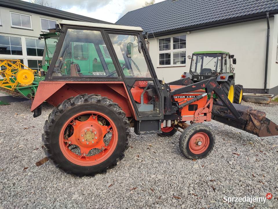 Zetor 4911 z tirem i łyżką Zetor