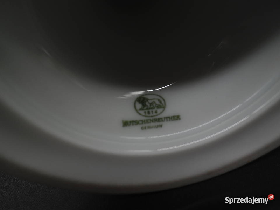 Porcelanowe dwa białe świeczniki z kolekcji