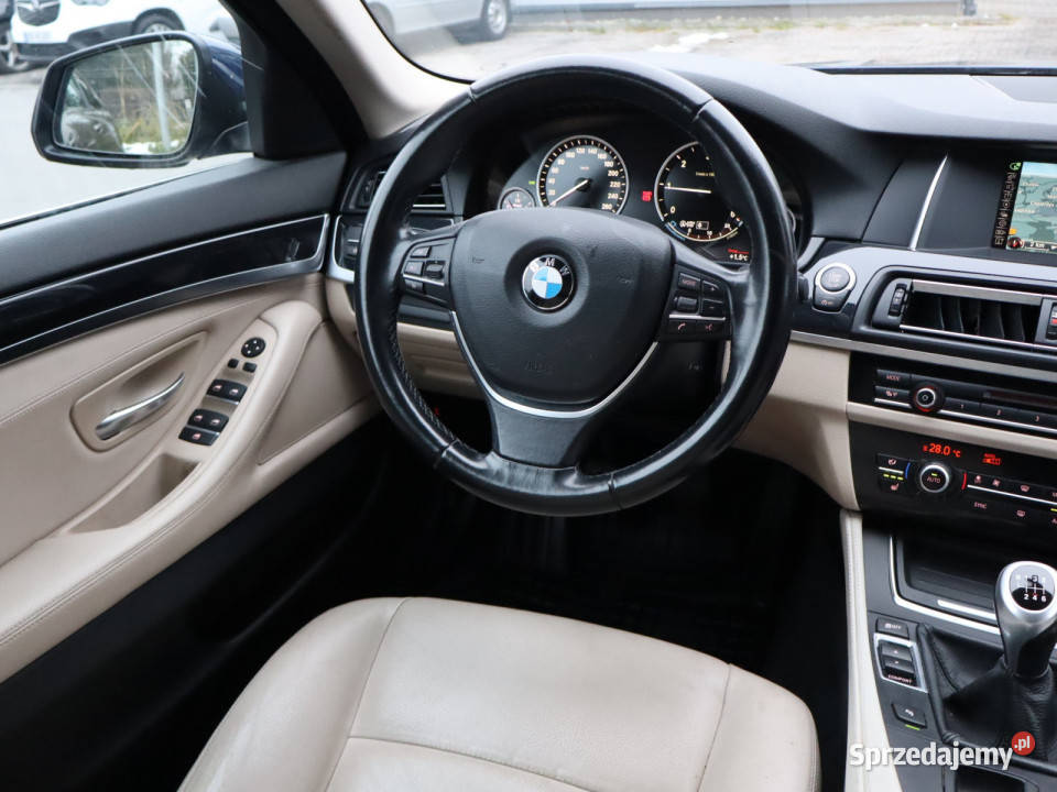 BMW 5 520d elektrycznie ustawiane fotele