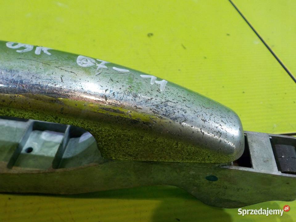 PEUGEOT 308 I 09 HB 5D klamka drzwi prawa tyl Klamki