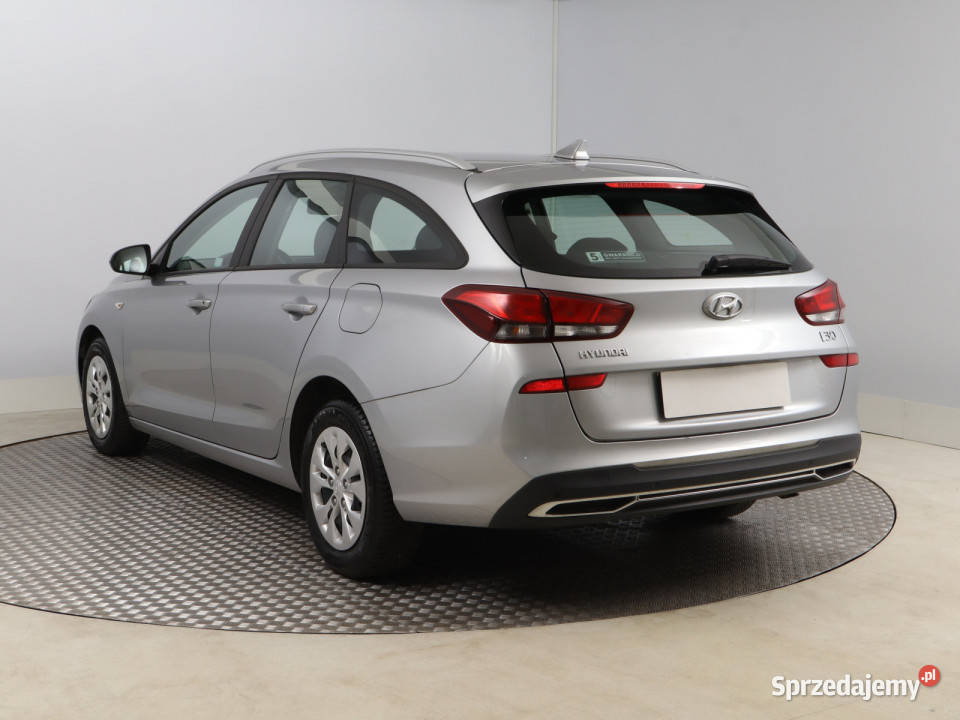 Hyundai i30 10 TGDI relingi dachowe