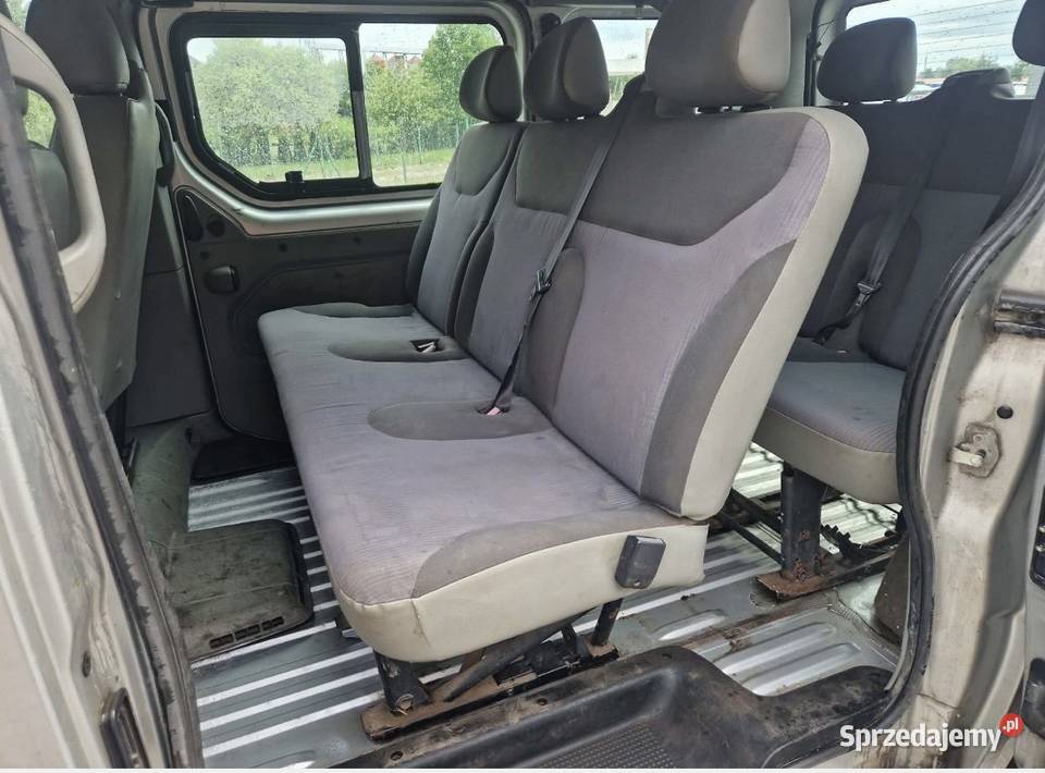 Opel Vivaro 20 114 2006 9osobowe świętokrzyskie