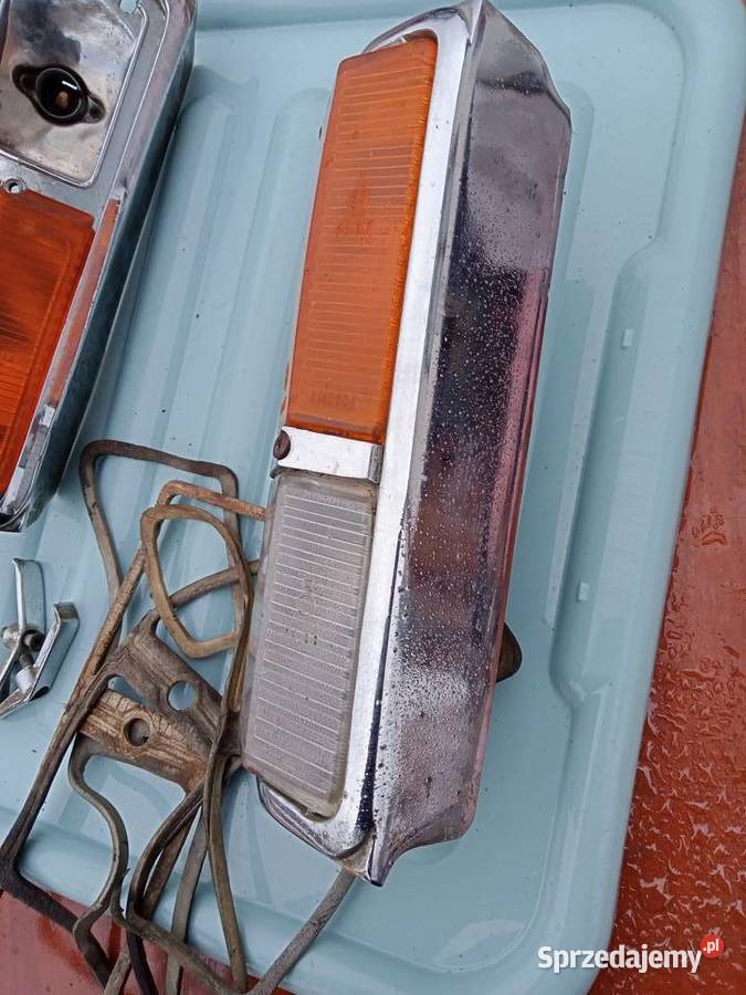 Fiat 125p 1300 kierunkowskazy L i P przednie 68 Stalowa Wola