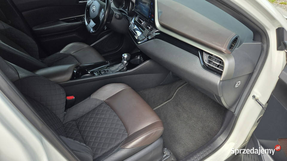Toyota CHR 18 HSD SELECTION Bezwypadkowy Blisy podgrzewane fotele mazowieckie Otwock Mały sprzedam