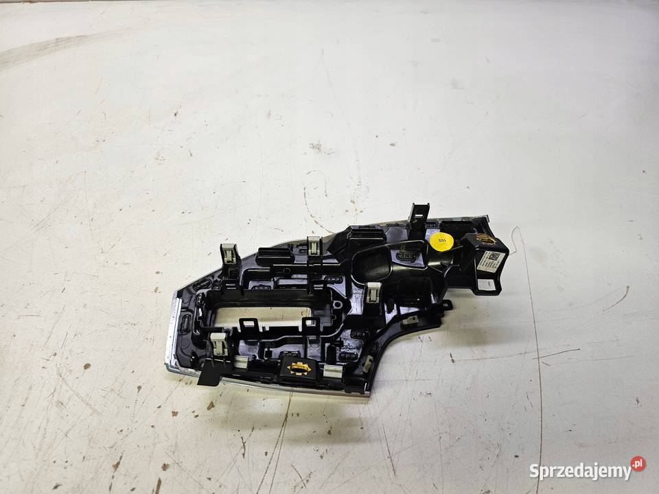 DEKOR KONSOLI DESKI LEWY AUDI Q3 F3 83B853189A Przystajń sprzedam