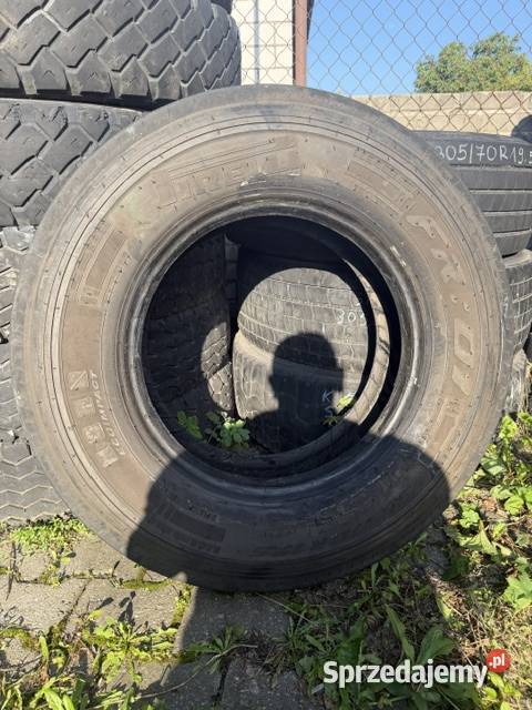 Pirelli 28570R195 FR01 146144L opona używana w b Ciężarowe Warszawa