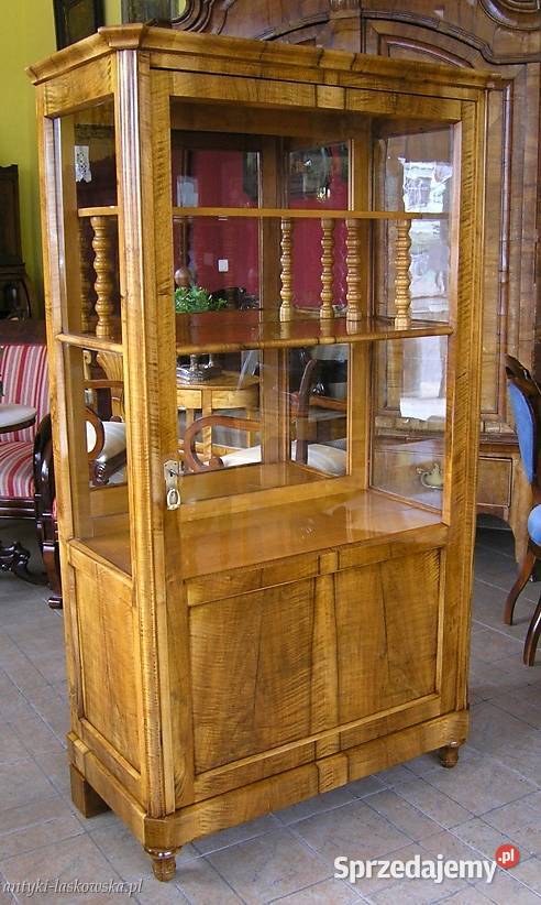 Serwantka Biedermeier orzech