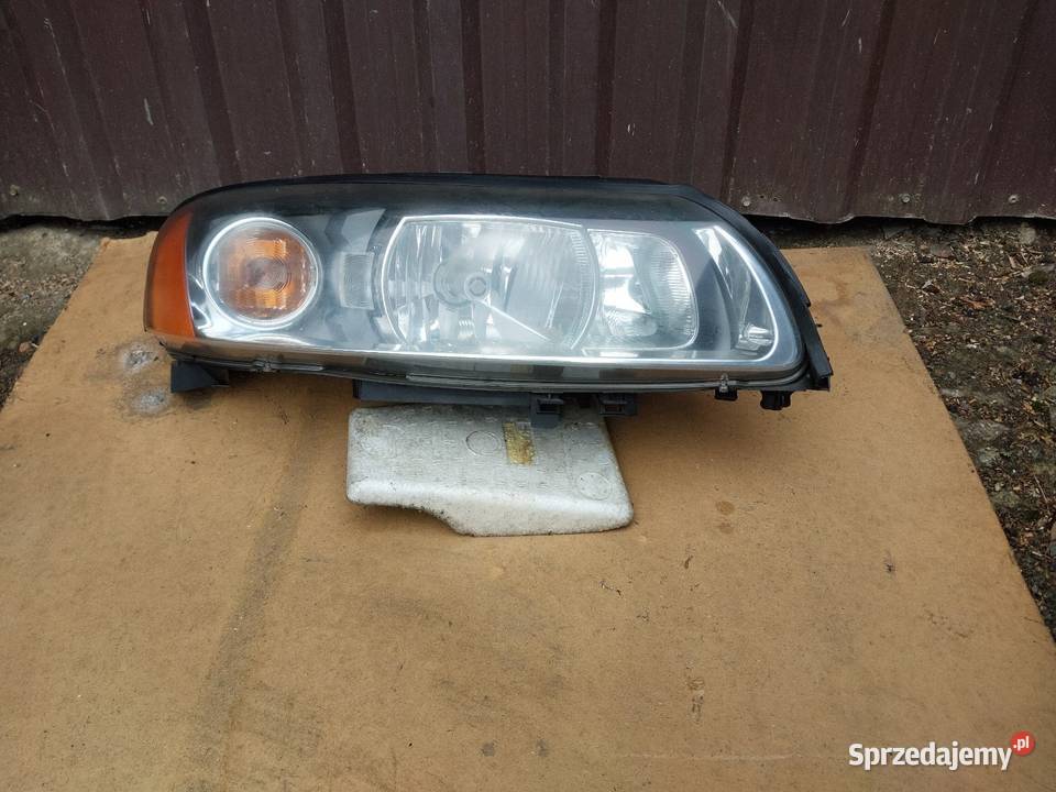 Lampa Xenon prawa Volvo XC70 V70 lift 0407 Rok produkcji 2006 sprzedam