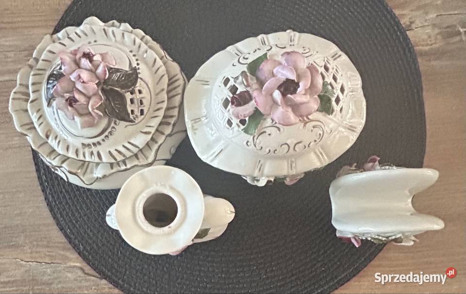 Stary komplet porcelanowy