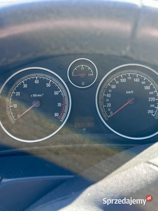 Opel Astra H 14 benzyna hatchback Astra