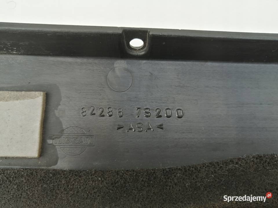 LISTWA BOCZNA TYLNYCH PRAWYCH DRZWI NISSAN TITAN Karoseria Nowy Tomyśl