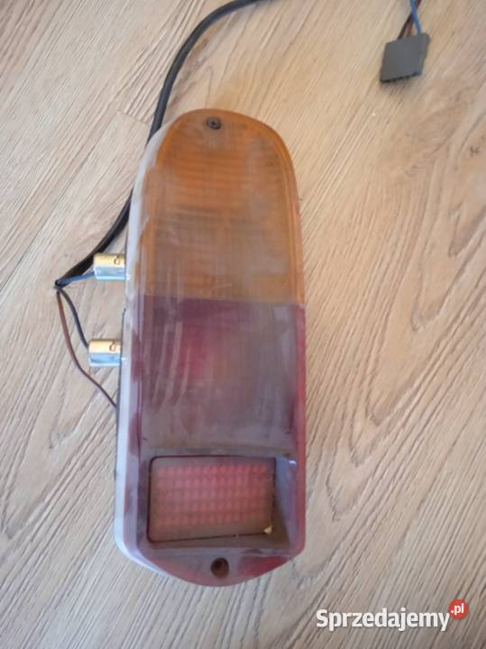 Zabytkowa lampa z peugeot 204 tył Ozorków