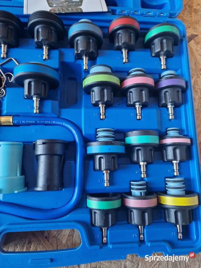 Zestaw do sprawdzania szczelności układu