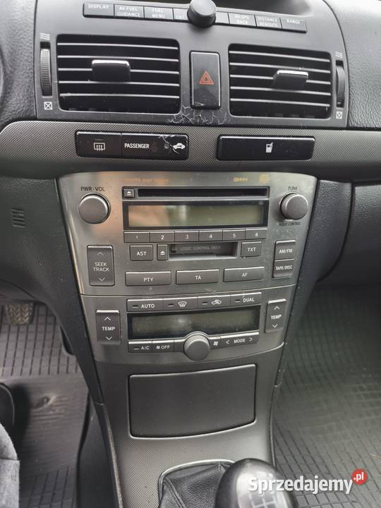Czarna Toyota Avensis 18 benzyna 2004r kombi lubuskie Zielona Góra